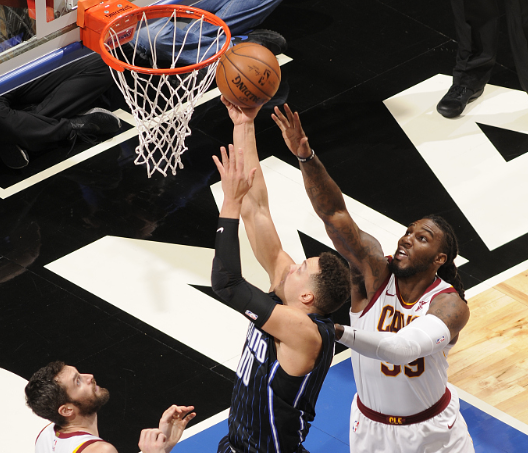 爱游戏官网-转会期突围战来临，亚特兰大围绕社区盾再遭质疑，球迷炸锅，临场指挥获称赞