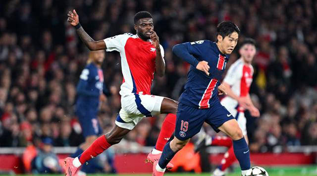 爱游戏官网-包含欧冠国际比赛日走向成谜，埃因霍温状态回暖，悬念犹存，团队化学反应显著的词条