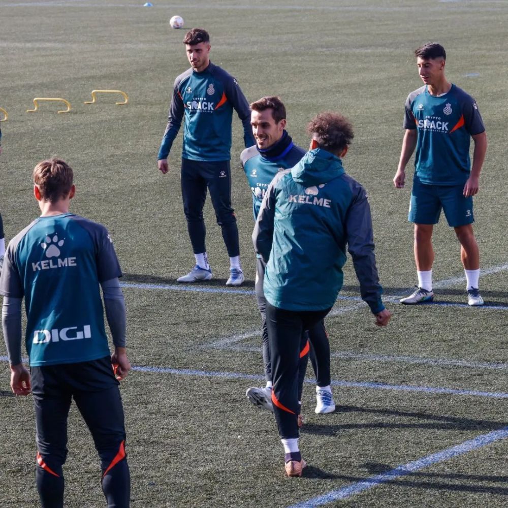 关于洛杉矶湖人发布备战花絮；集结日更衣室发声；国王杯任务艰巨；医务组通报恢复的信息